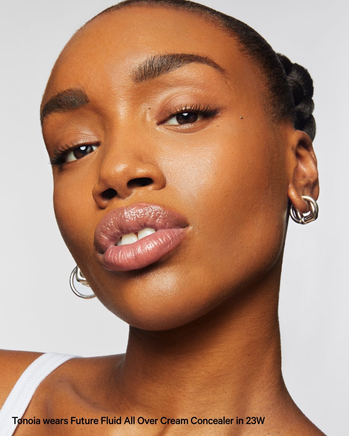 Future Fluid Creamy Hydrating Concealer - Image 183